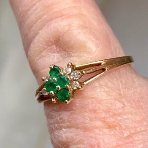 14K Emerald Flower Cluster Ring ESTATE